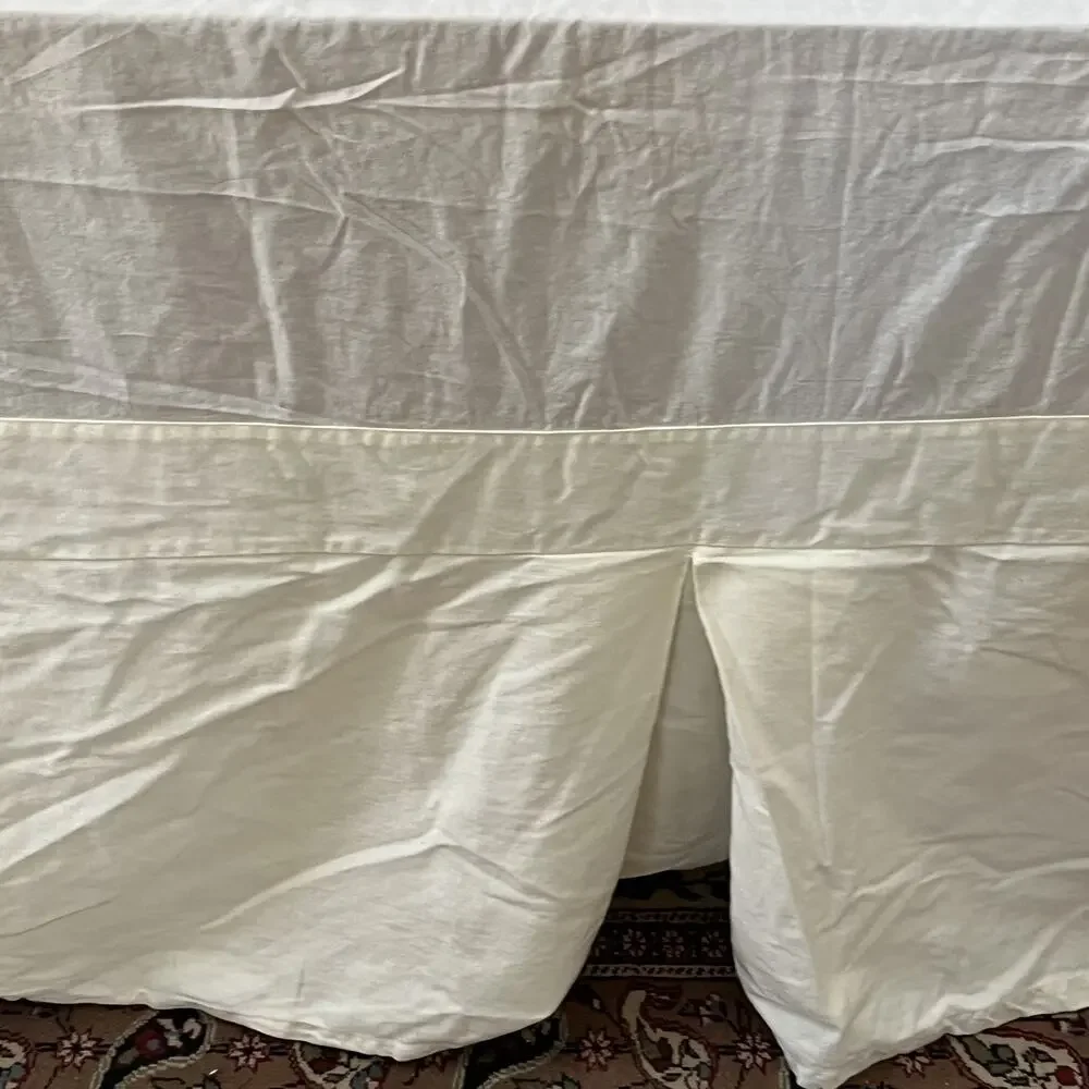 Pottery Barn Cal King Bed Skirt 84 in x 72 in Ivory Pleated